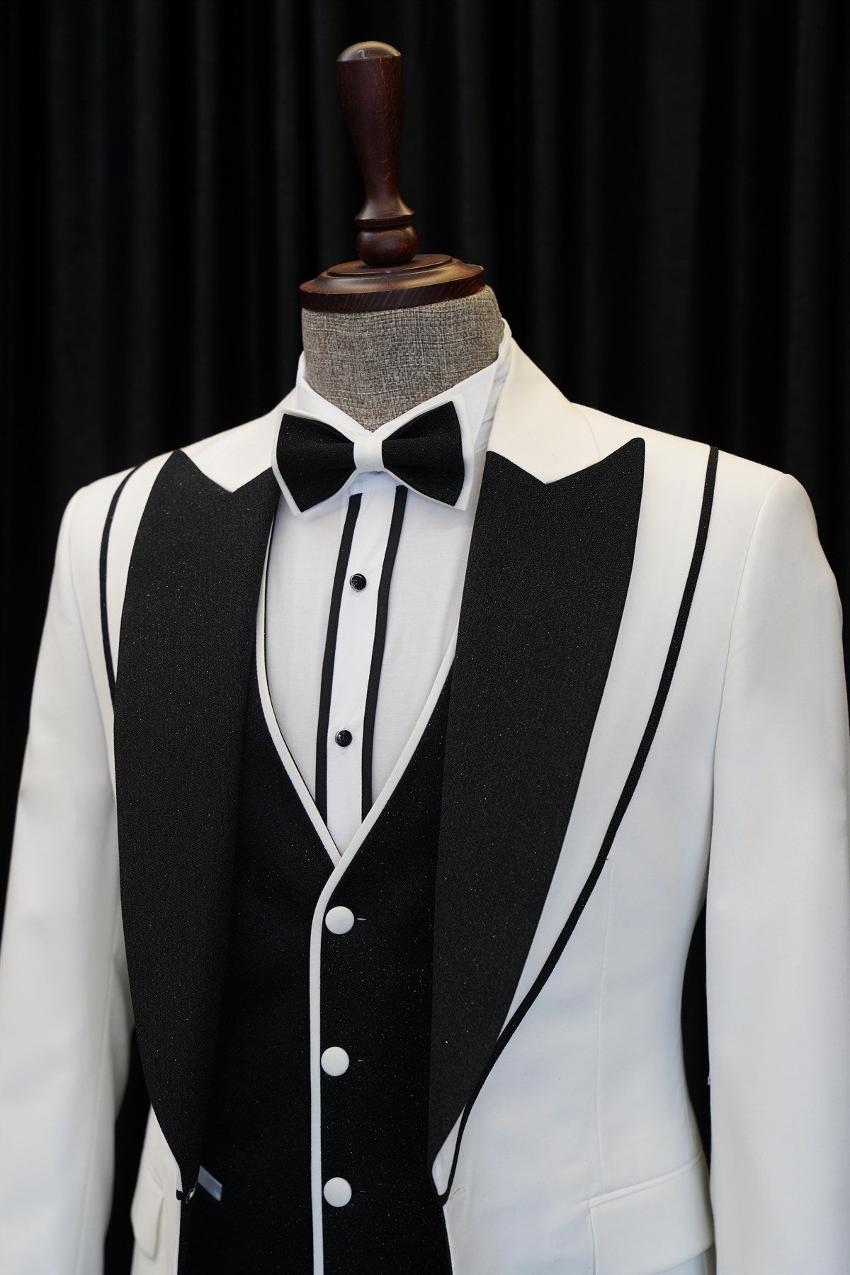Abel Fashion White & Black Peaked Lapel Three Pieces Wedding Suit-Wedding Suits-BallBride