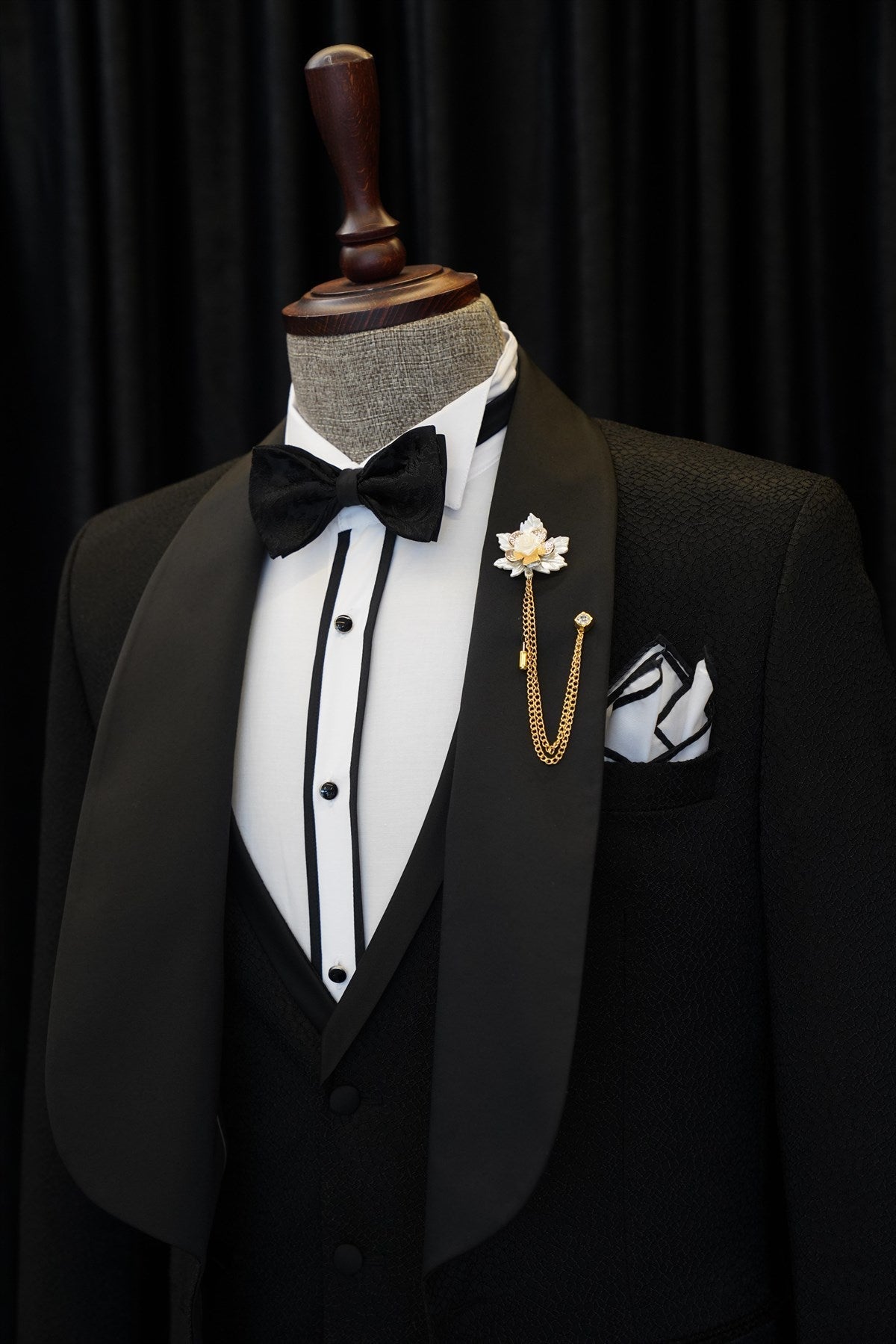 Alfred Chic Black Three Pieces Shawl Lapel Wedding Suit for Men-Wedding Suits-BallBride