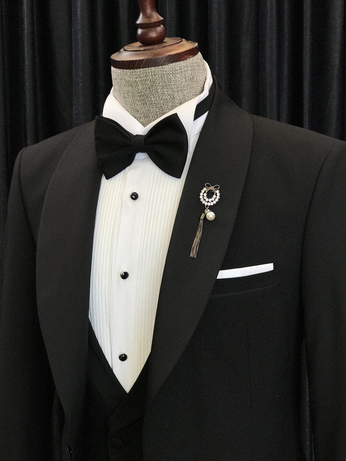 Angus Chic Three Piece Best Fitted Men Suits with Black Shawl Lapel-Wedding Suits-BallBride