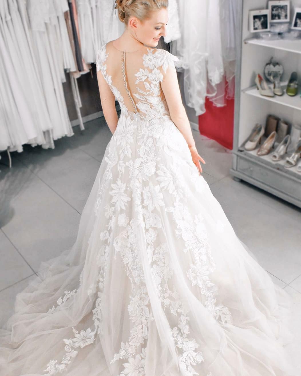 Beautiful A-Line Bateau Floor-length Tulle Wedding Dress With Appliques Lace and Pearls-Wedding Dresses-BallBride