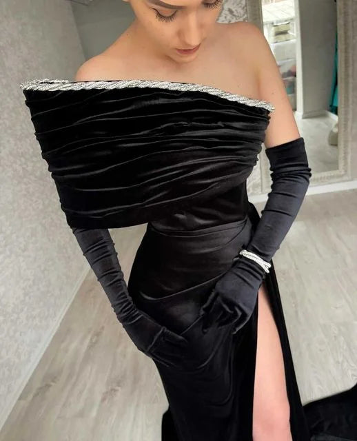 Beautiful Black Off-the-Shoulder Velvet Evening Dress Mermaid Long With Slit-BallBride