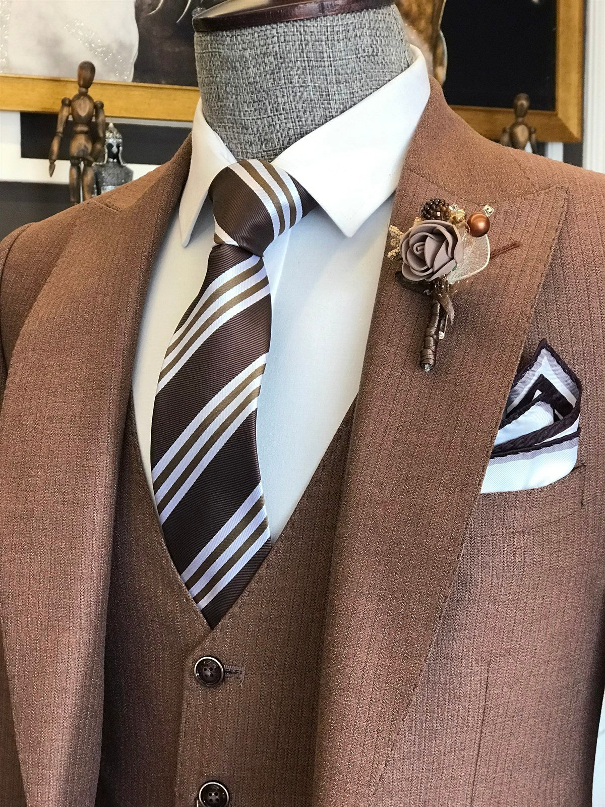 Claude Chic Brown Peaked Lapel Three Pieces Best Fitted Business Men Suits-Wedding Suits-BallBride