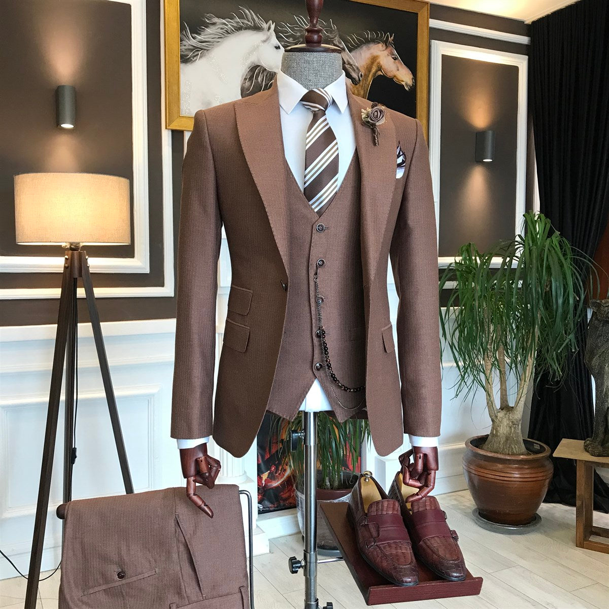 Claude Chic Brown Peaked Lapel Three Pieces Best Fitted Business Men Suits-Wedding Suits-BallBride