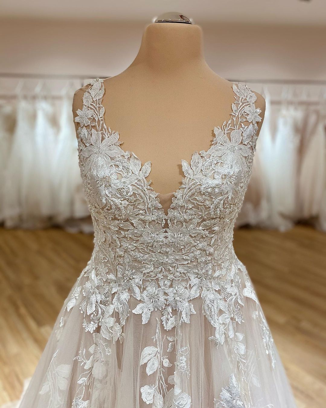 Elegant A-Line Deep V-neck Spaghetti-Straps Wedding Dress with Ruffles Tulle and Appliques Lace-Wedding Dresses-BallBride