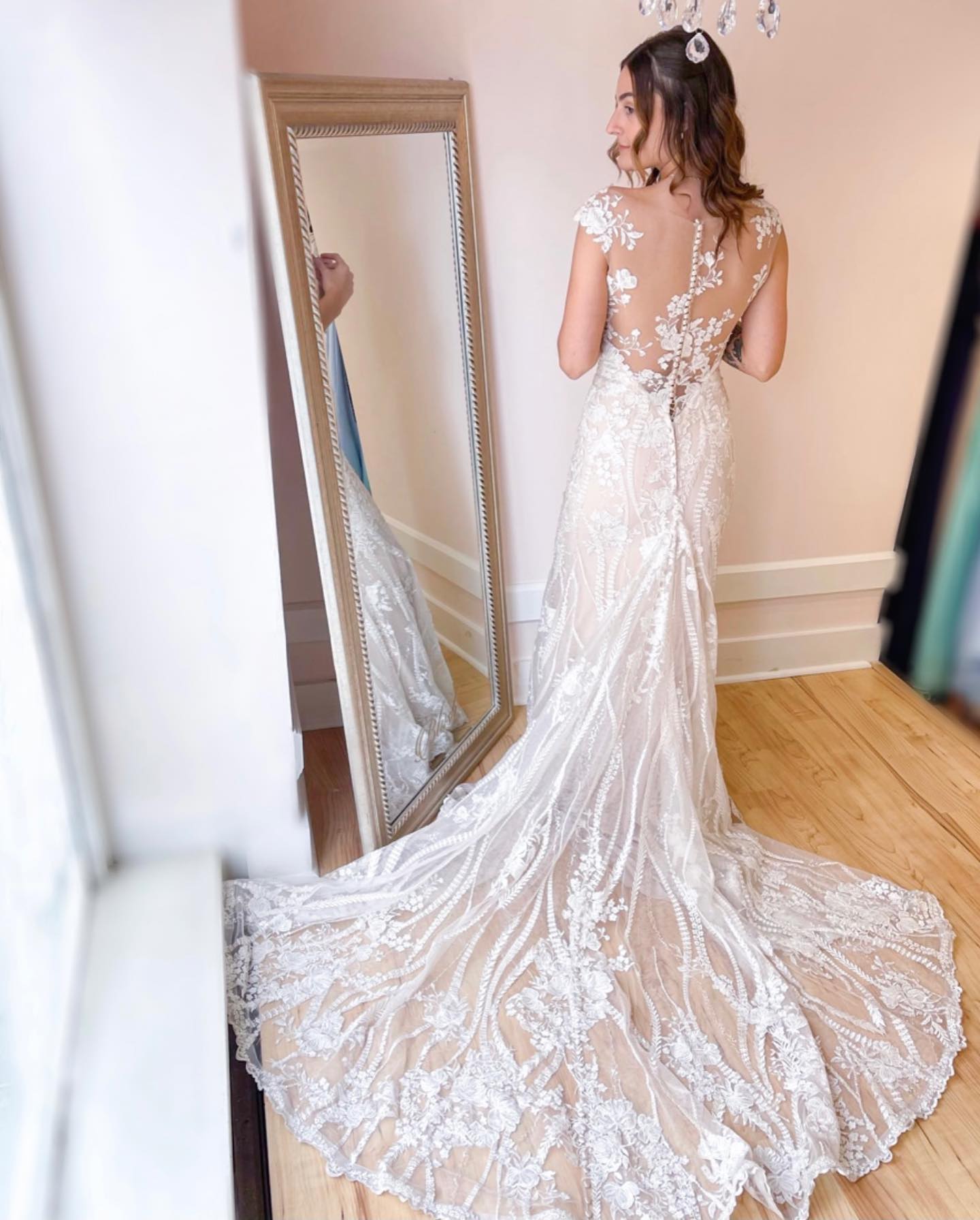 Elegant Bateau Mermaid Wedding Dress With Appliques Lace-Wedding Dresses-BallBride