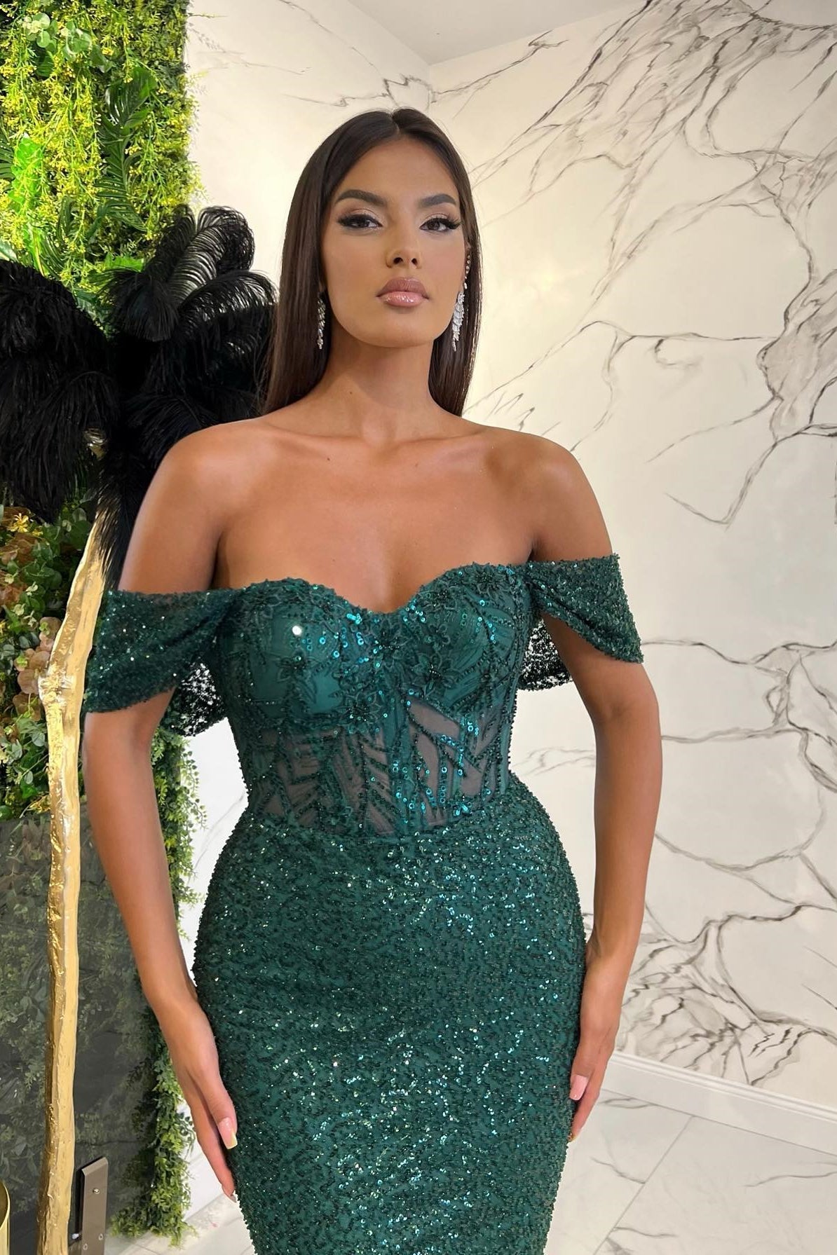 Elegant Dark Green Sweetheart Off-The-Shoulder Prom Dress with Applique Sequins-BallBride