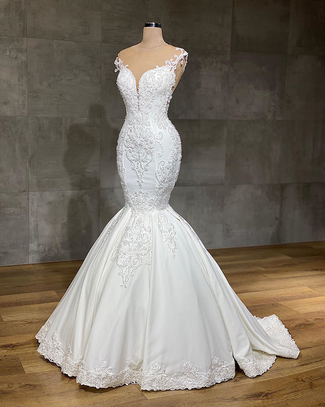 Elegant Lace V-neck Mermaid Wedding Dress with Appliques-Wedding Dresses-BallBride