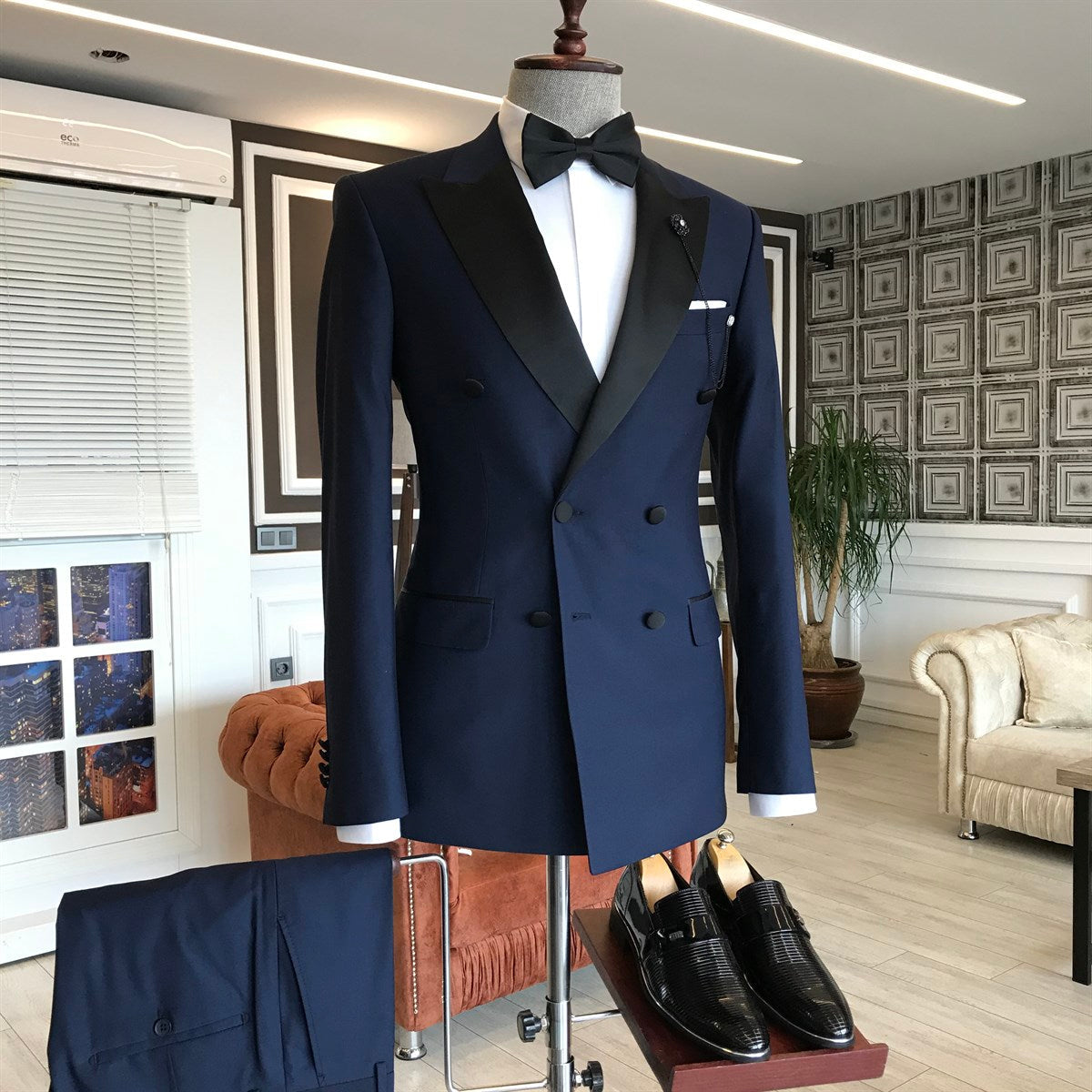 Gentle Dark Navy Prom Suits for Guys with Double Breasted Peaked Lapel-Prom Suits-BallBride