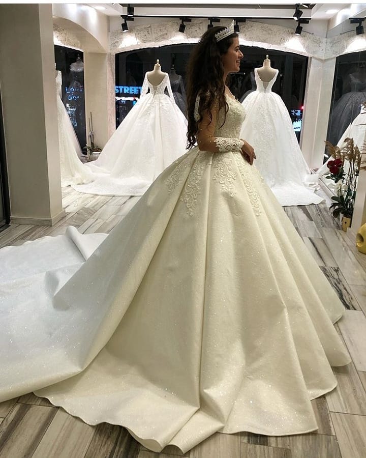 Modern Long Sleeves Sweetheart Wedding Dress with Appliques-Wedding Dresses-BallBride