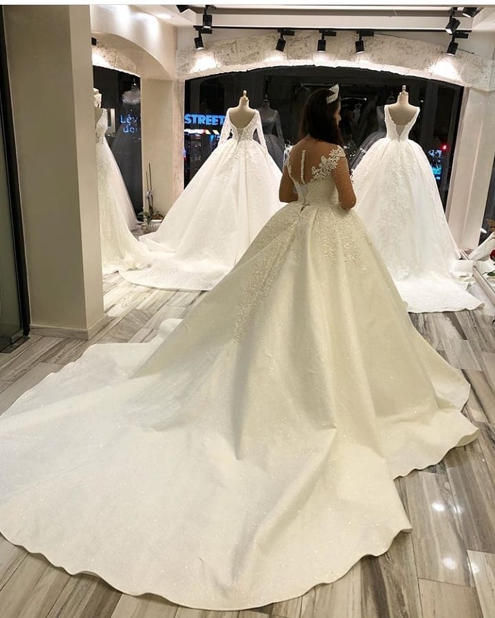 Modern Long Sleeves Sweetheart Wedding Dress with Appliques-Wedding Dresses-BallBride