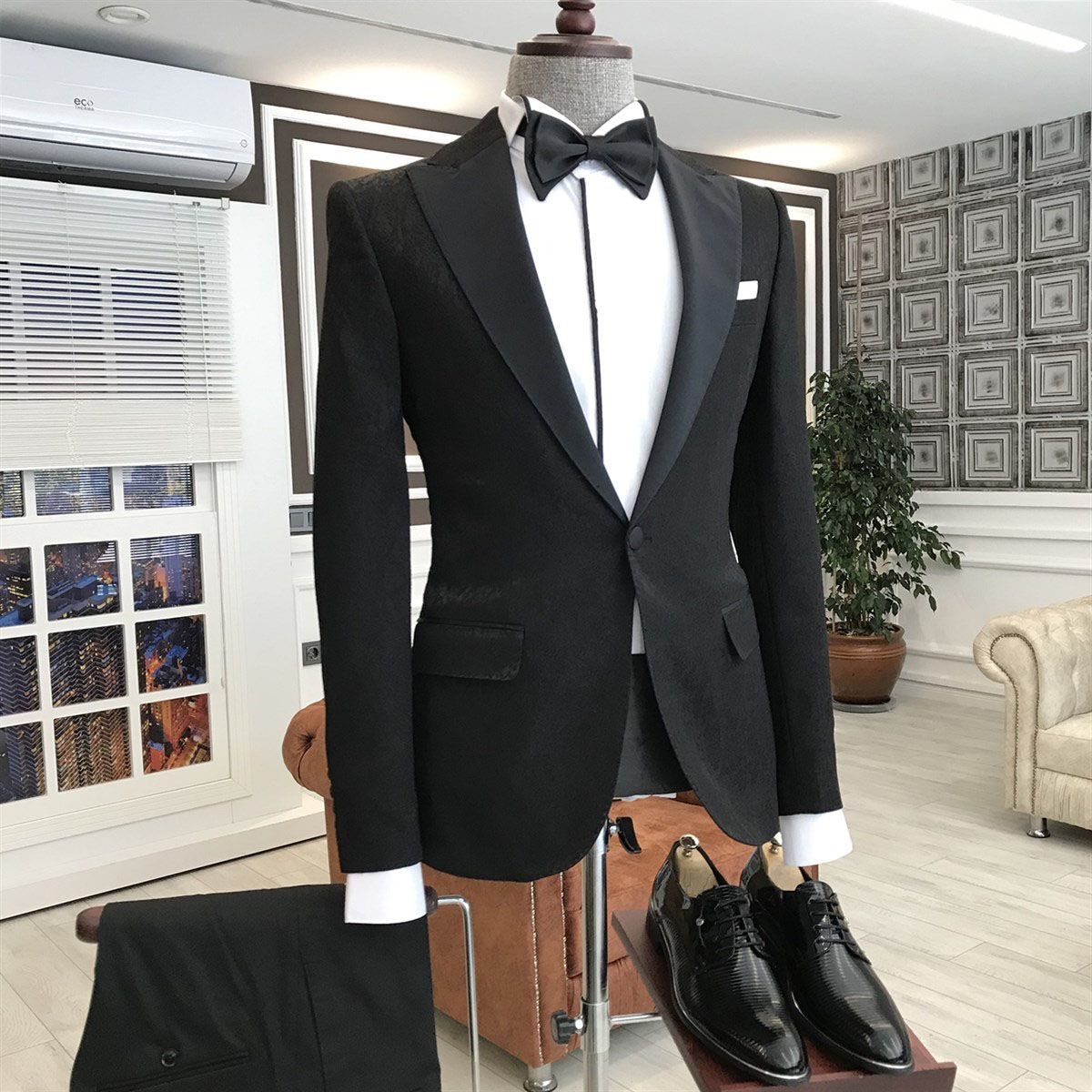 New Arrival Leopold Black Peaked Lapel Slim Fit Men Suits-Wedding Suits-BallBride