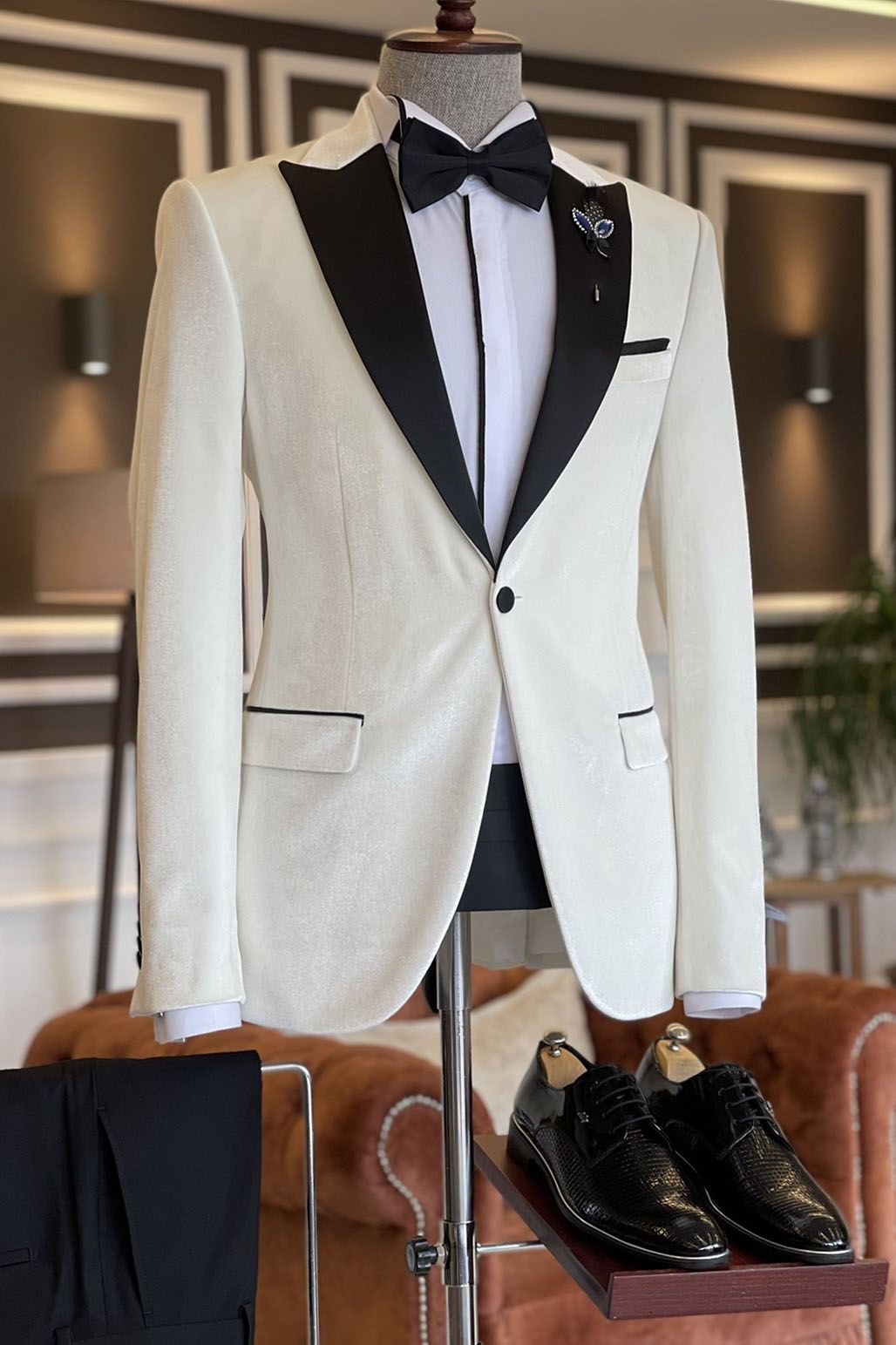 Smart White Suit For Reception - 2 Pieces Peaked Lapel Online-Prom Suits-BallBride