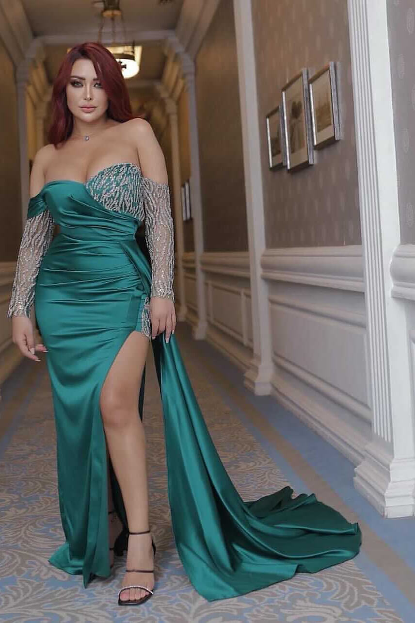 Stunning Emerald Green Off-the-Shoulder Evening Gown with Long Sleeves and Mermaid Slit-Occasion Dress-BallBride