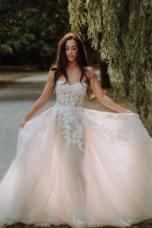 Stunning Sweetheart A-Line Tulle Wedding Dress With Lace Appliques-Wedding Dresses-BallBride
